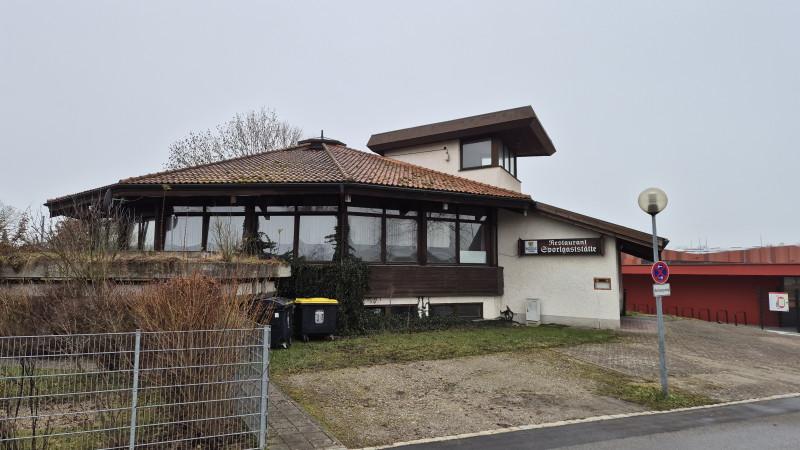 Die alte Sportgaststätte ist am Ende.